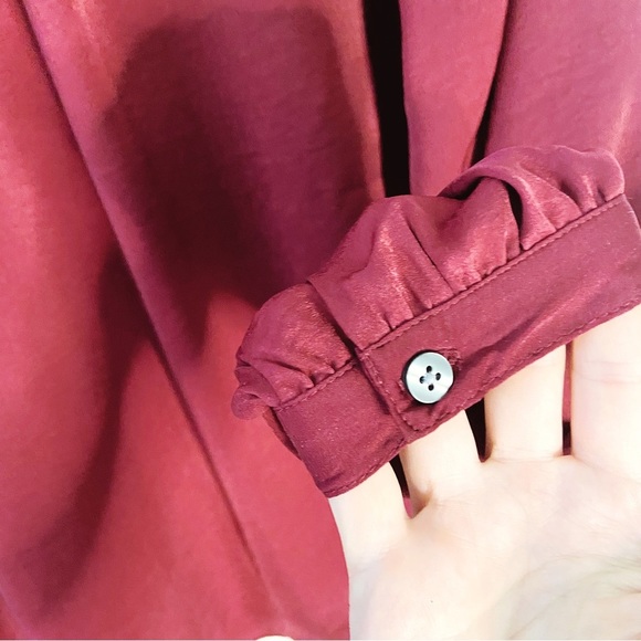NEW! GAP Long Sleeve Split Neck red satin blouse. SIZE SMALL. - Picture 5 of 13